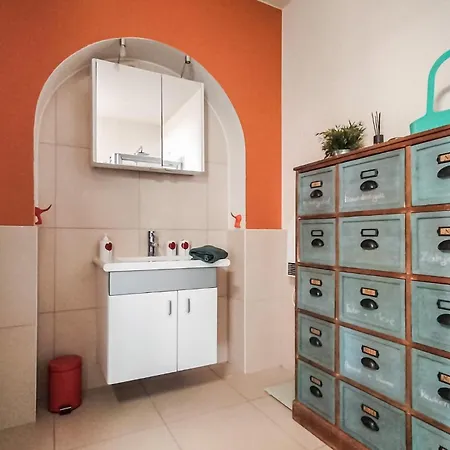 1 Bedroom Front In * Ostend